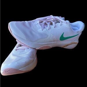 Nike City Rep TR Shoes emerald/white Trainers Size 10 breathable mesh